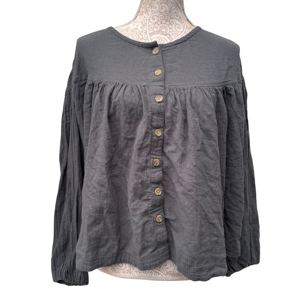 Free people // dark grey button front linen style top size small jun2